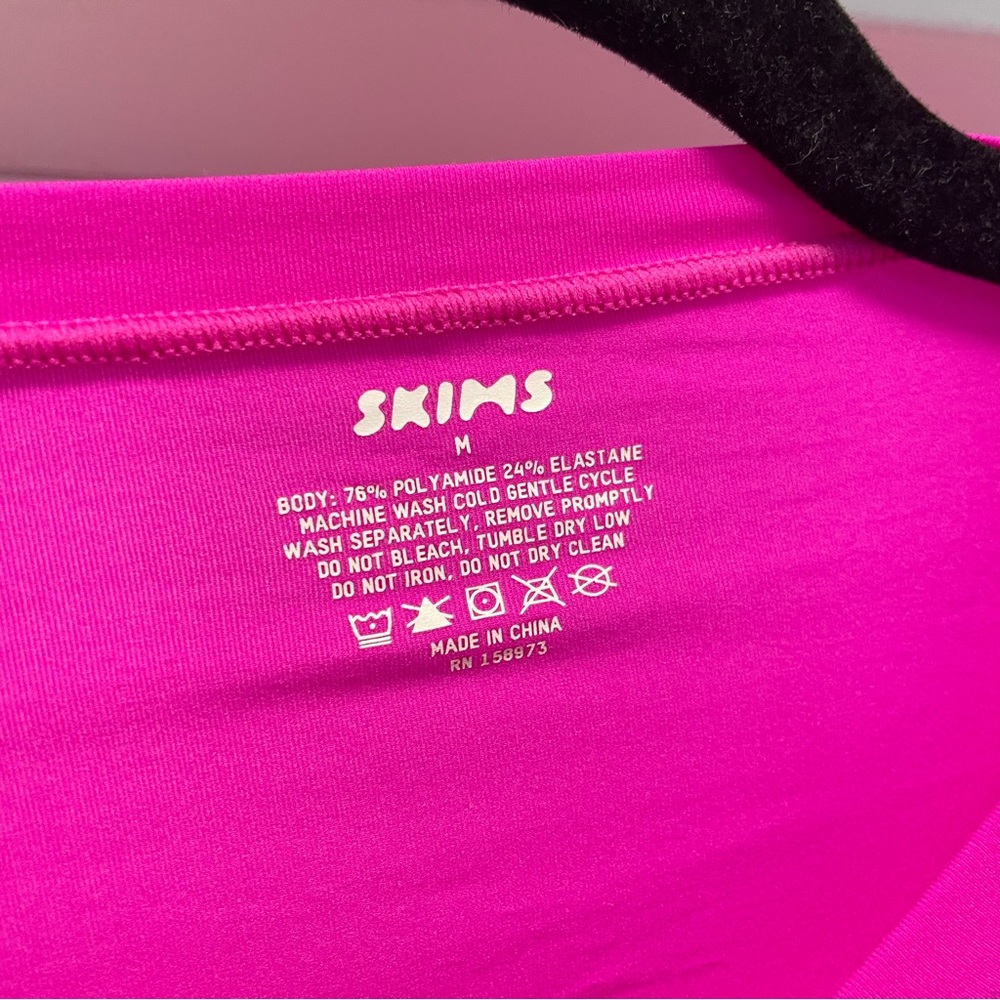 SOLD: SKIMS Long Sleeve Crewneck Tee in Hot Pink - Picture 5 of 5